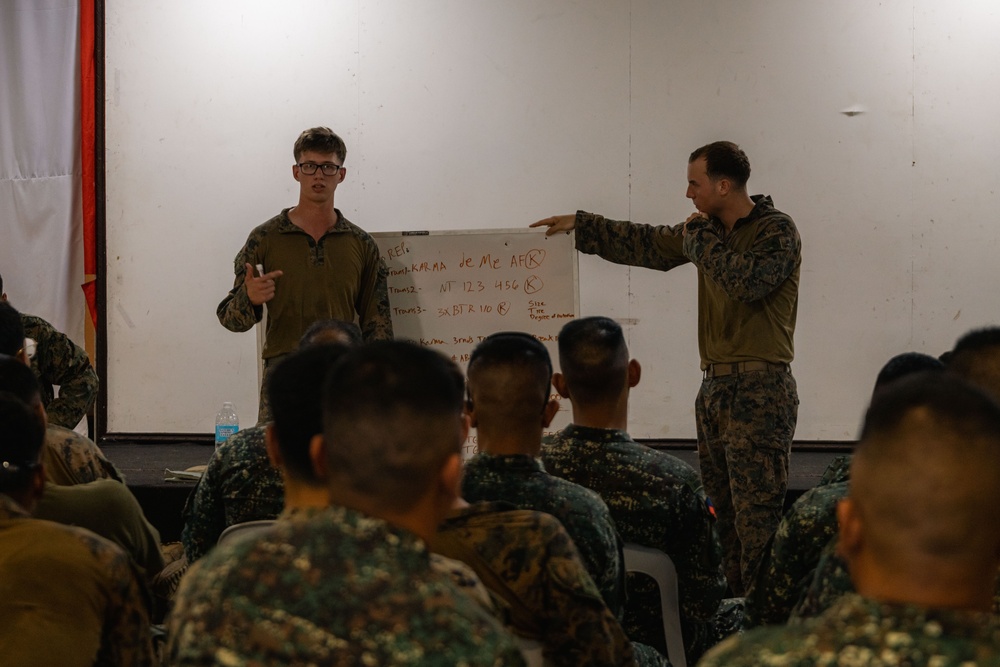 ACD 25.3: U.S. Marines and PMC participate in a fire support subject matter expert exchange
