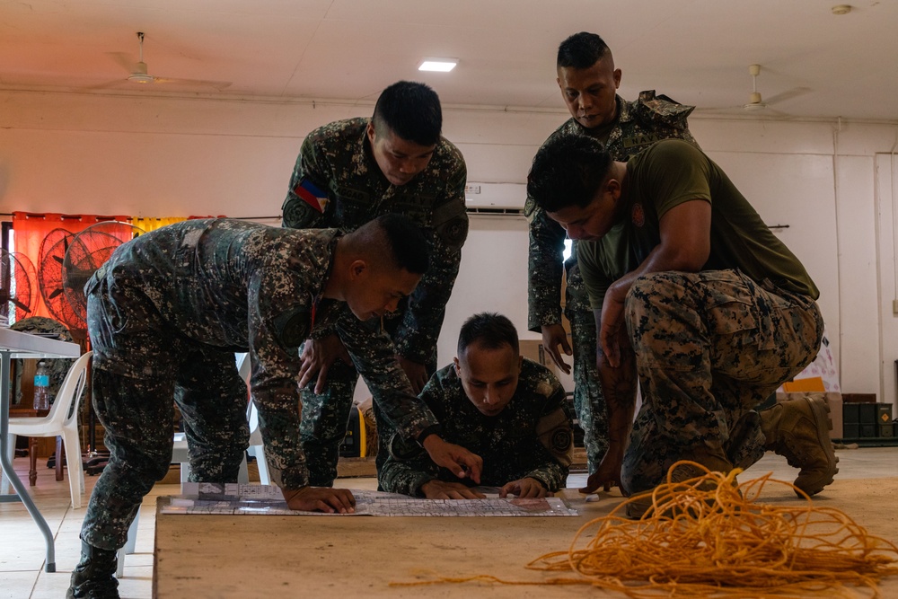 ACD 25.3: U.S. Marines and PMC participate in a fire support subject matter expert exchange