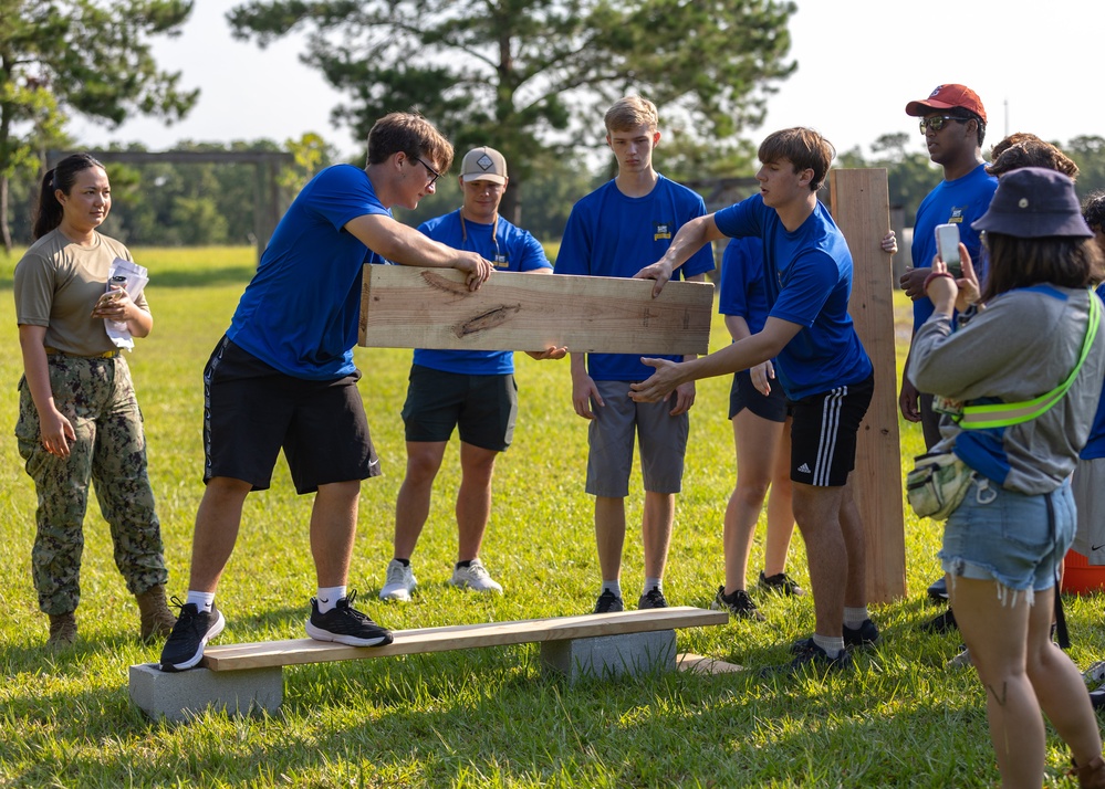 NAVFAC Southeast Helps Inspire Future Innovators at SAME’s STEM/Engineering &amp; Construction Camp at NAS Jacksonville