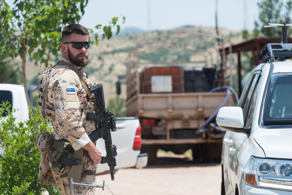 Coalition Advisors Visit Peshmerga Atrush Infantry Training Center