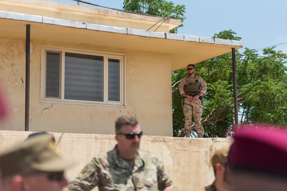 Coalition Advisors Visit Peshmerga Atrush Infantry Training Center