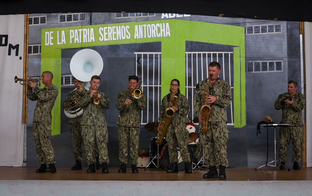 USFF Band Performs in Panama for CP25