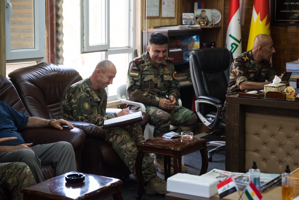 Coalition Advisors Visit Peshmerga Atrush Infantry Training Center
