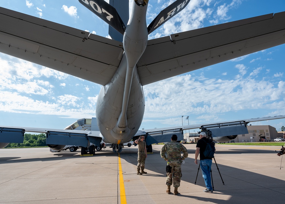 Reserve Airmen Support Thunderbirds Aerial Refueling, Honor Hometown Hero