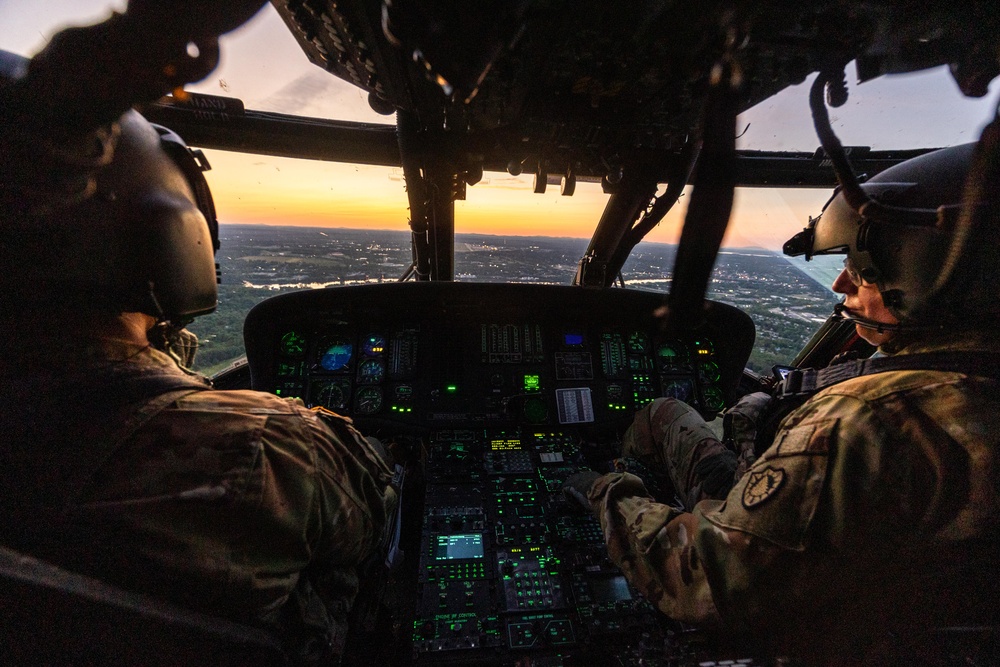 UH-60 Blackhawk Pilots and Crew Cheifs Train with National Park Service