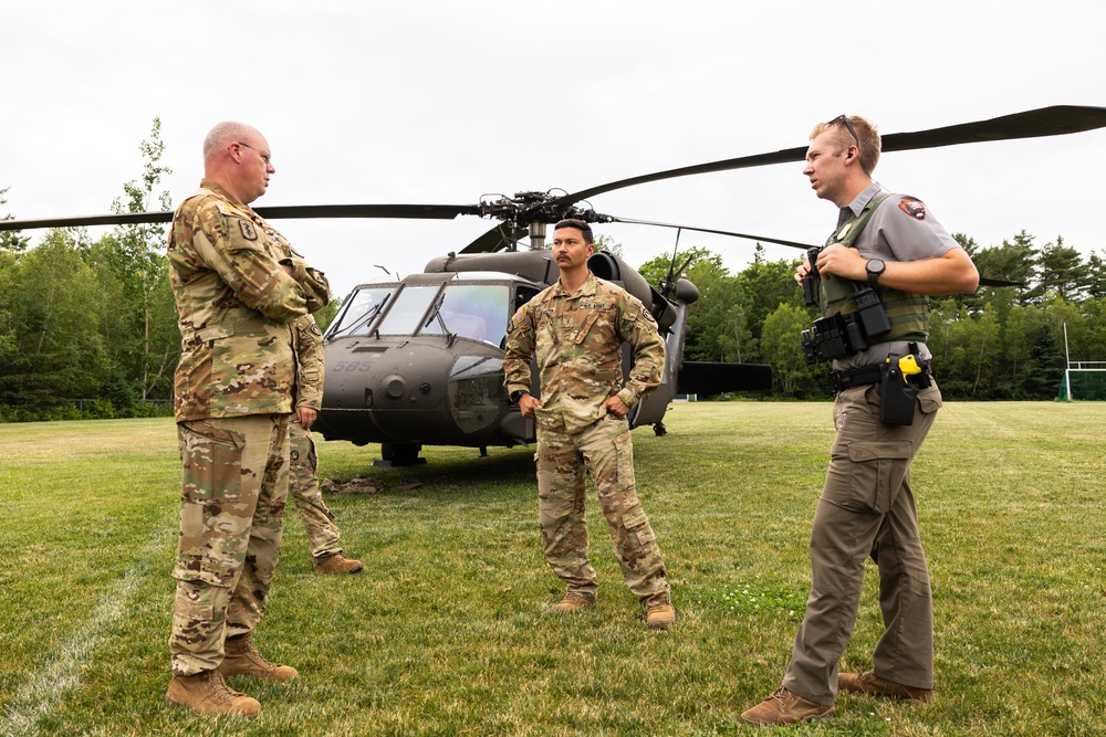 UH-60 Blackhawk Pilots and Crew Cheifs Train with National Park Service
