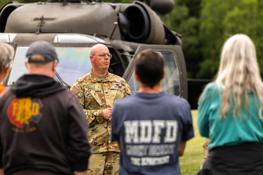UH-60 Blackhawk Pilots and Crew Cheifs Train with National Park Service