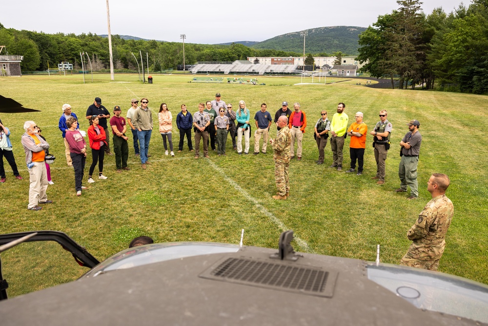 UH-60 Blackhawk Pilots and Crew Cheifs Train with National Park Service