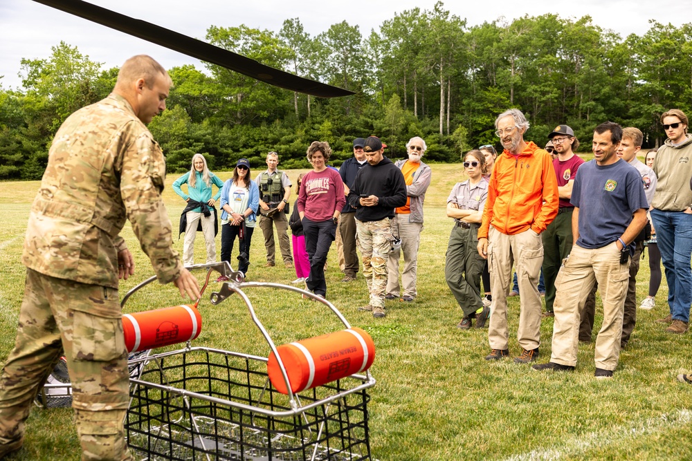 UH-60 Blackhawk Pilots and Crew Cheifs Train with National Park Service