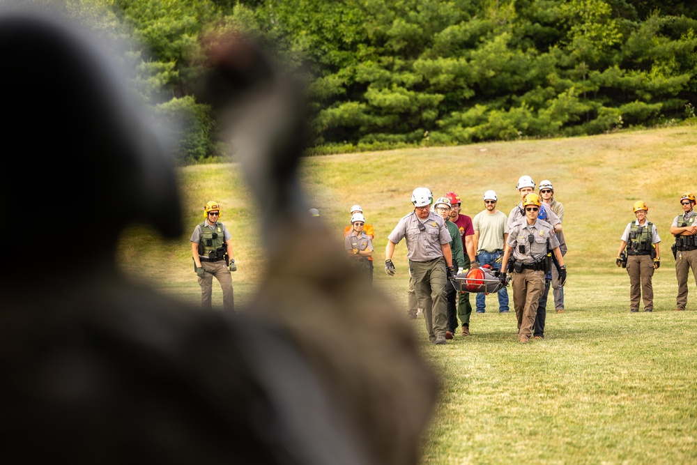 UH-60 Blackhawk Pilots and Crew Cheifs Train with National Park Service