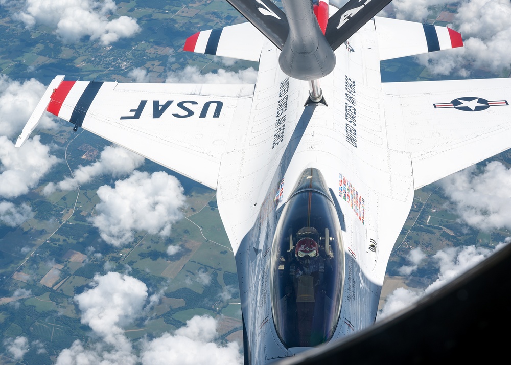 Reserve Airmen Support Thunderbirds Aerial Refueling, Honor Hometown Hero