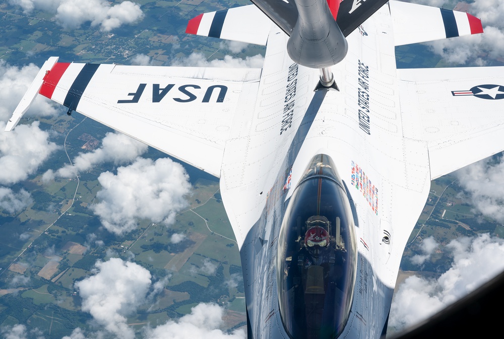 Reserve Airmen Support Thunderbirds Aerial Refueling, Honor Hometown Hero