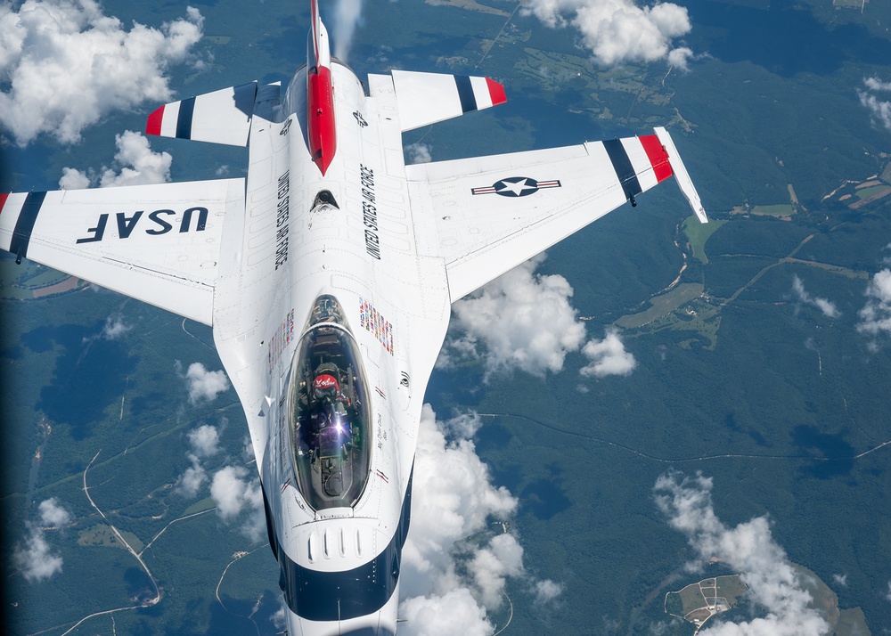 Reserve Airmen Support Thunderbirds Aerial Refueling, Honor Hometown Hero