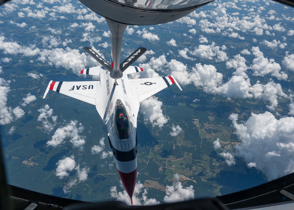 Reserve Airmen Support Thunderbirds Aerial Refueling, Honor Hometown Hero