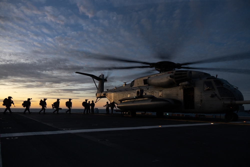 31st MEU | Integrated Operations in the Coral Sea