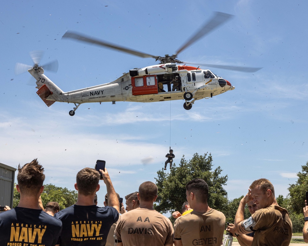 Station SAR Key West Demonstrates Hoist Techniques to NAS Pensacola-based Rescue Swimmer Candidates