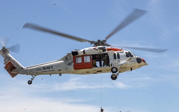 Station SAR Key West Demonstrates Hoist Techniques to NAS Pensacola-based Rescue Swimmer Candidates