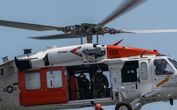 Station SAR Key West Demonstrates Hoist Techniques to NAS Pensacola-based Rescue Swimmer Candidates