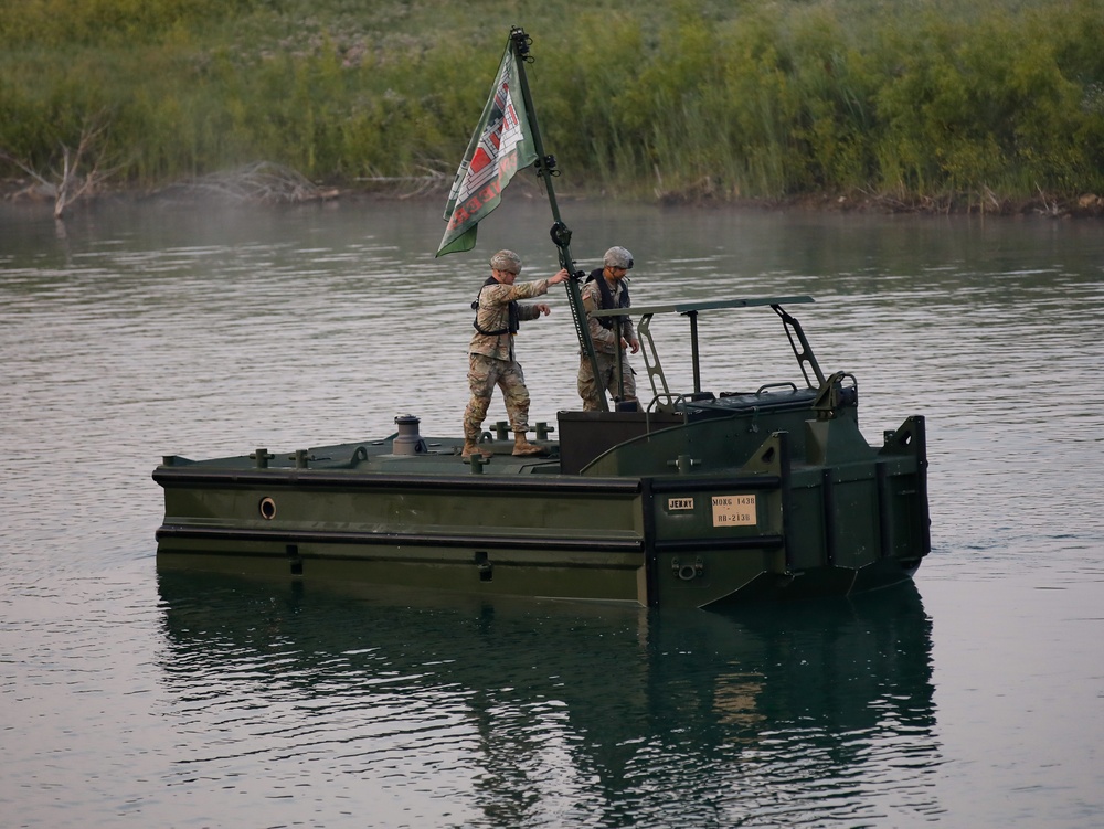 National Guardsmen Conduct Wet-gap Crossing