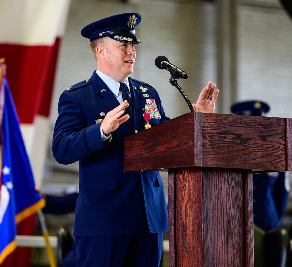 375th Air Mobility Wing welcomes new commander, command chief