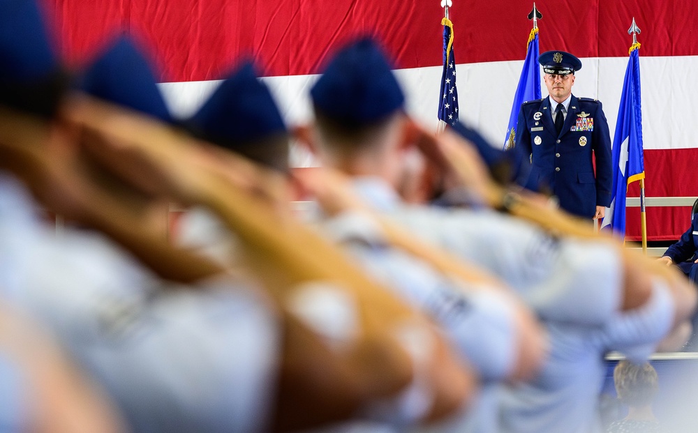 375th Air Mobility Wing welcomes new commander, command chief