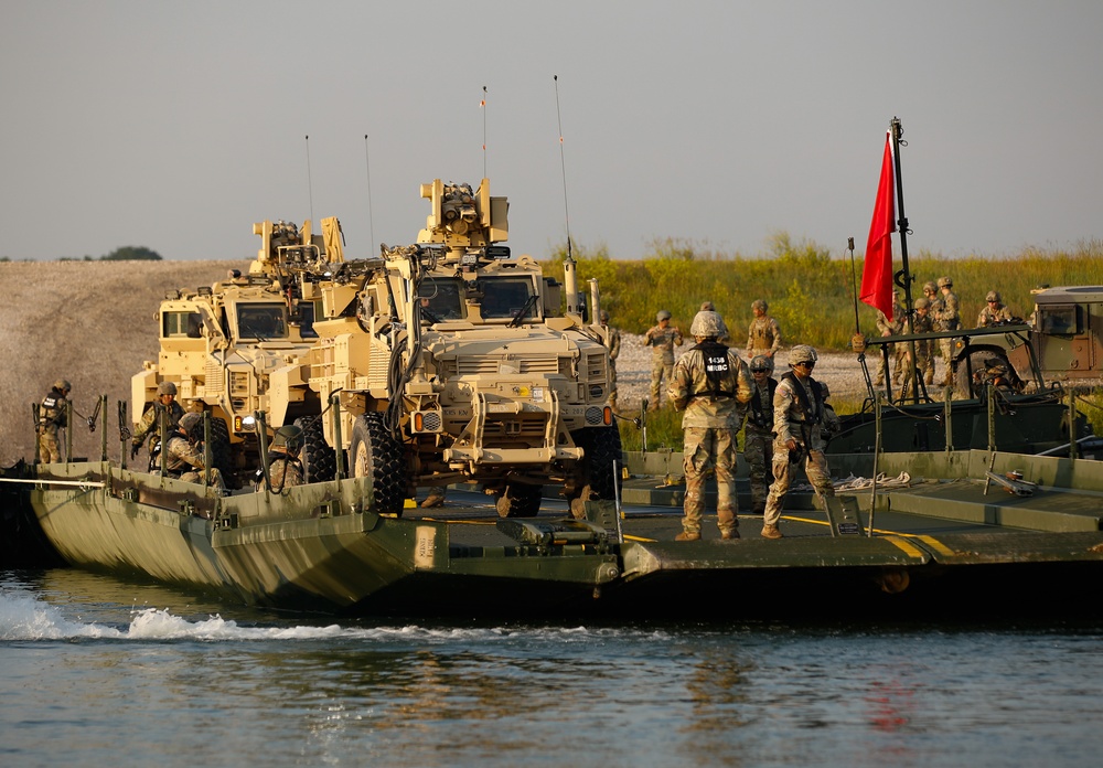 National Guardsmen Conduct Wet-gap Crossing