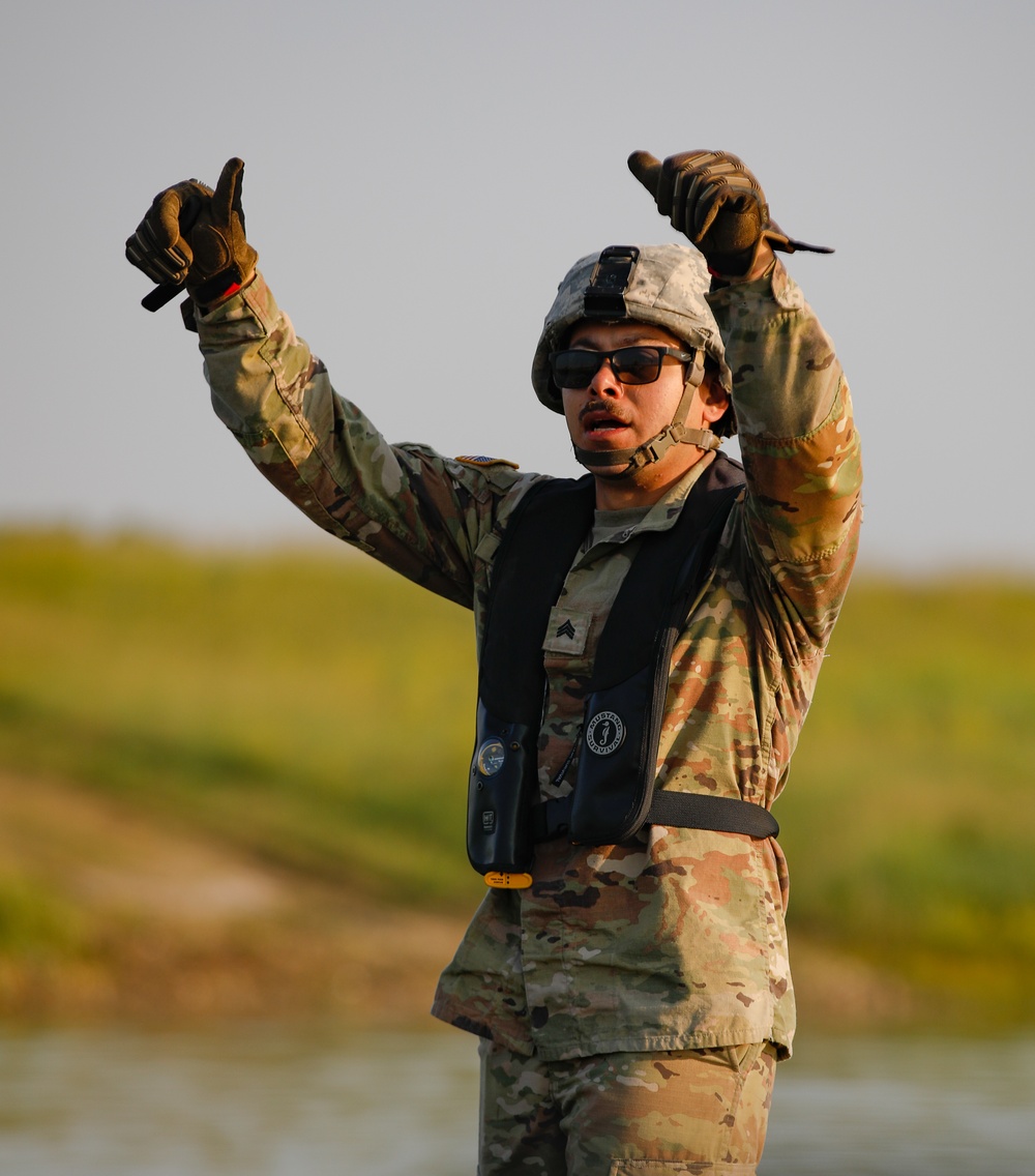National Guardsmen Conduct Wet-gap Crossing