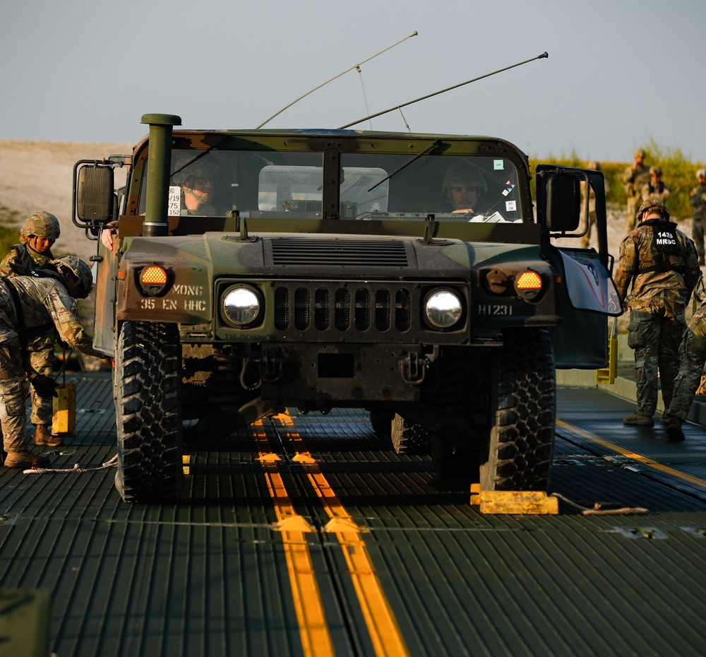 National Guardsmen Conduct Wet-gap Crossing