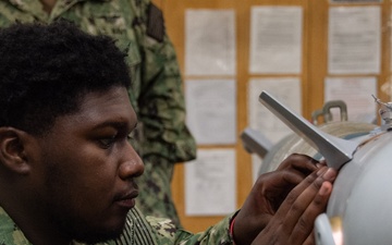 Ronald Reagan Sailors Conduct Weapons Training