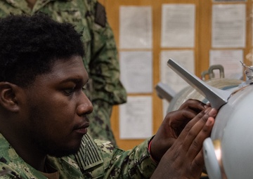 Ronald Reagan Sailors Conduct Weapons Training
