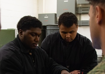 Ronald Reagan Sailors Conduct Weapons Training