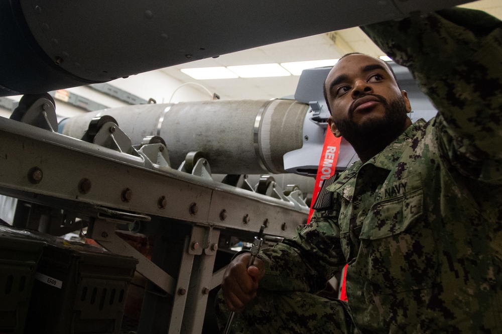 Ronald Reagan Sailors Conduct Weapons Training
