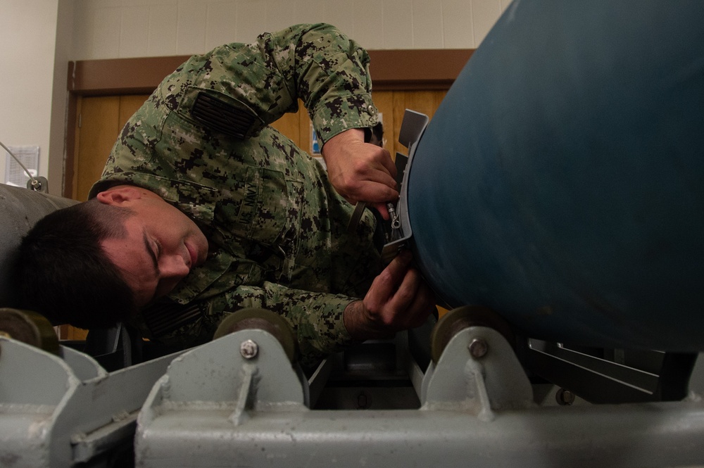 Ronald Reagan Sailors Conduct Weapons Training