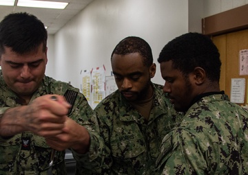 Ronald Reagan Sailors Conduct Weapons Training