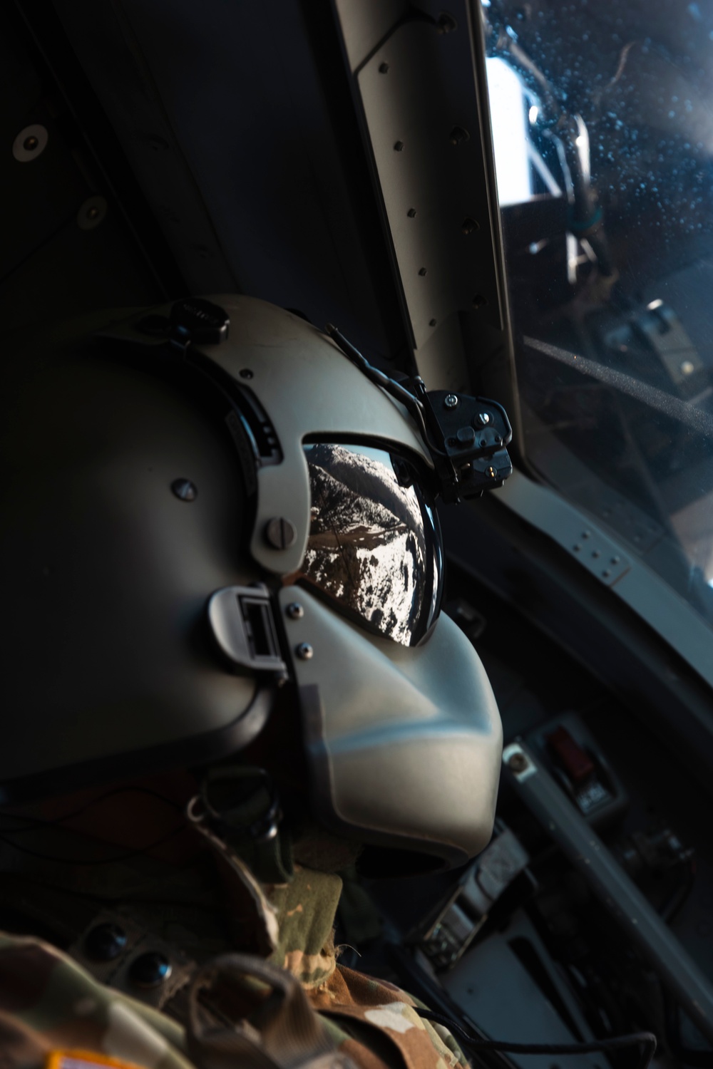 &quot;Rainier Dustoff&quot; to the Rescue: Washington National Guard aviators train for MEDEVAC missions on Mount St. Helens
