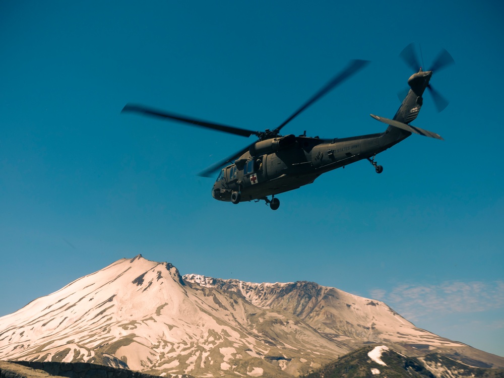 &quot;Rainier Dustoff&quot; to the Rescue: Washington National Guard aviators train for MEDEVAC missions on Mount St. Helens