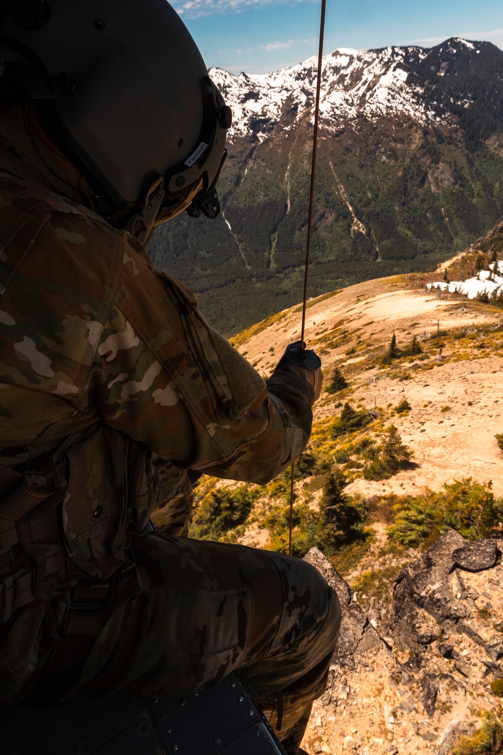 &quot;Rainier Dustoff&quot; to the Rescue: Washington National Guard aviators train for MEDEVAC missions on Mount St. Helens