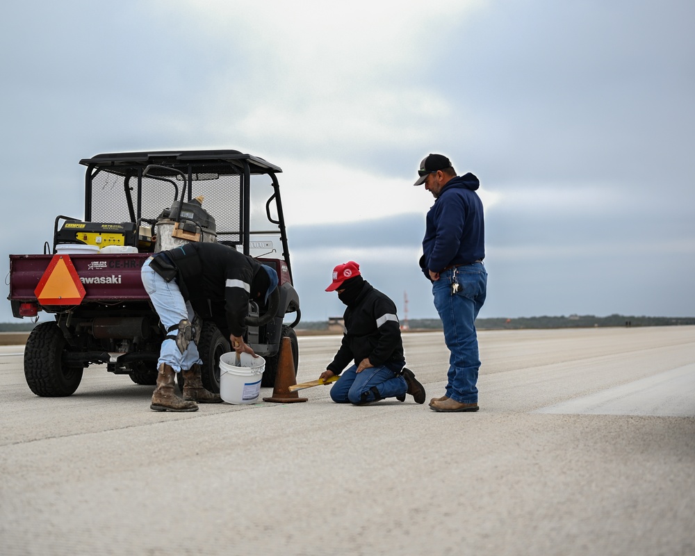 Flightline maintenance 2022