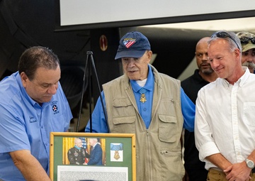 MOH recipient Paris Davis inducted to AMC Museum Hall of Heroes