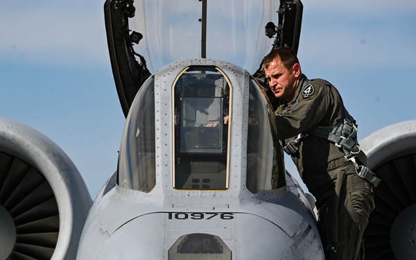 A-10s visit Laughlin AFB