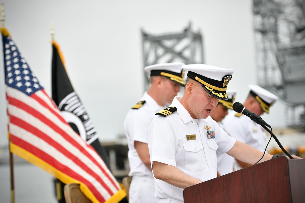 USV-1 welcomes new commanding officer onboard Port Hueneme