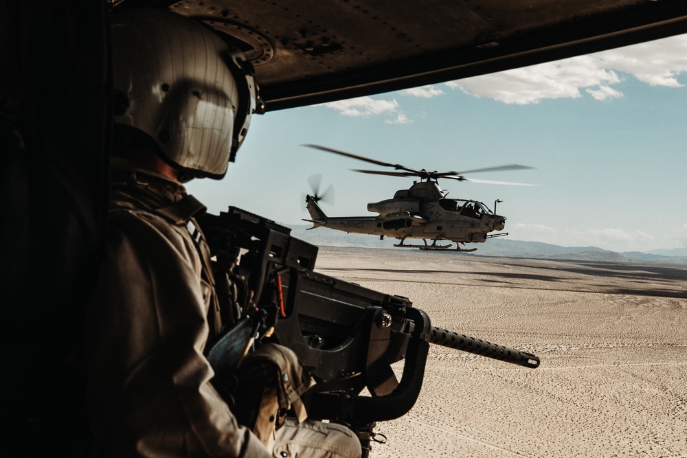 HMLA 773 conducts flight and FARP operations