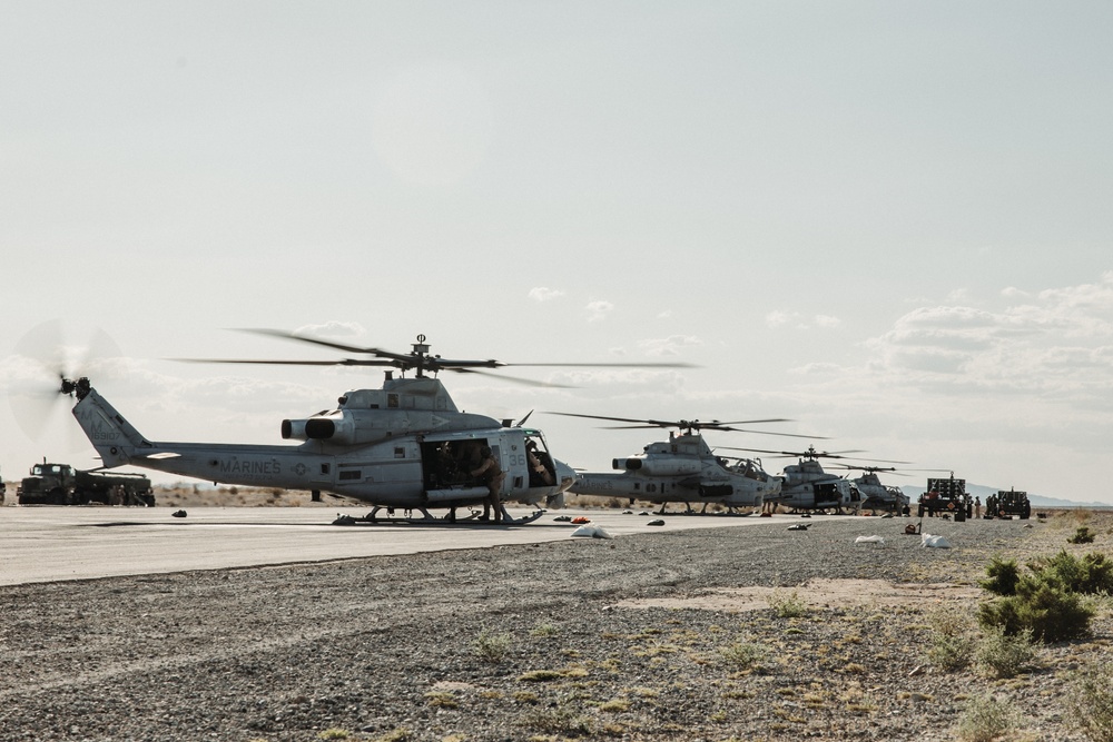 HMLA 773 conducts flight and FARP operations