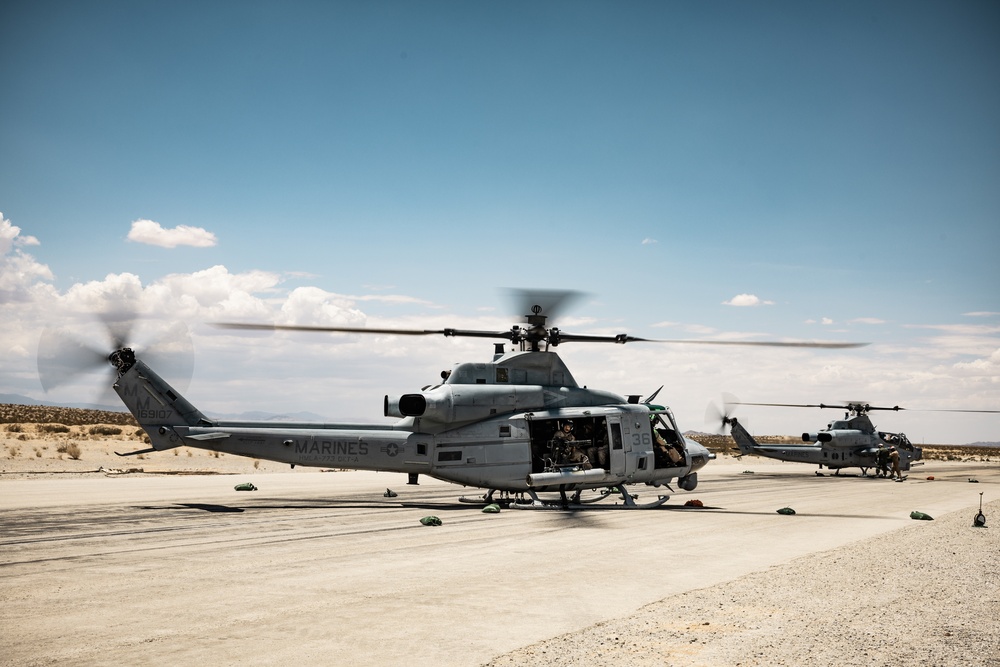 HMLA 773 conducts flight and FARP operations