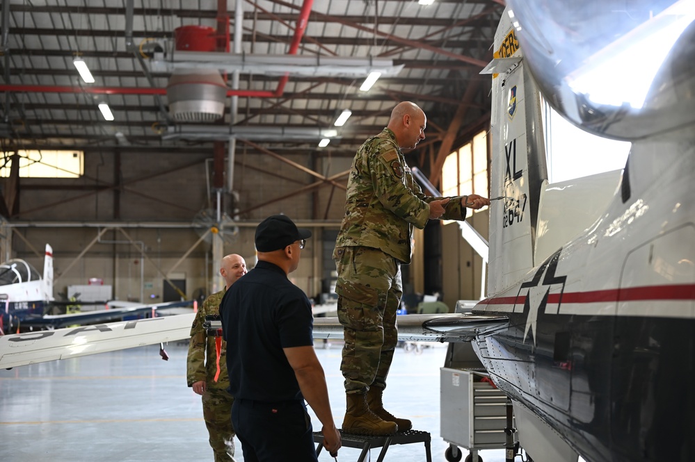 Visit with Airmen: T-6