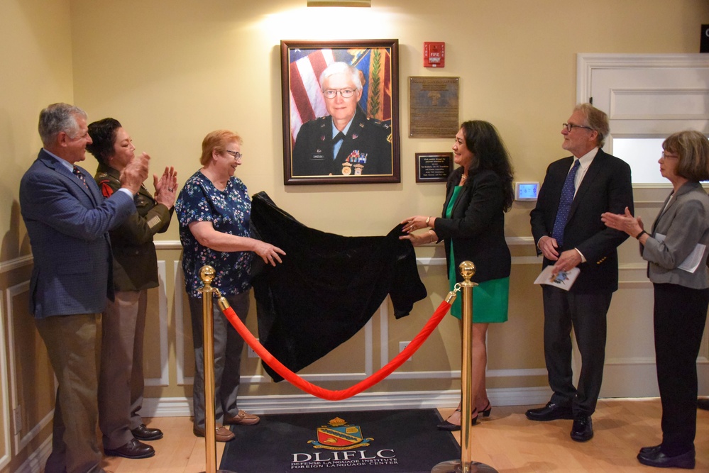 Portrait of former DLIFLC Commandant Col. Sue Ann Sandusky is unveiled