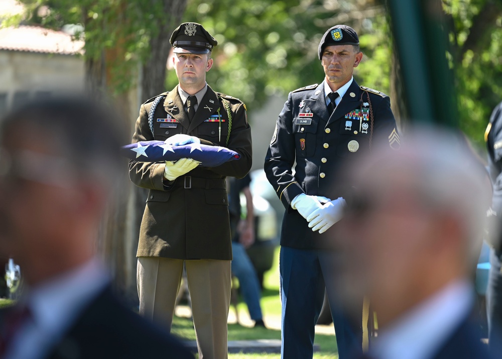 Wichita World War II pilot laid to rest