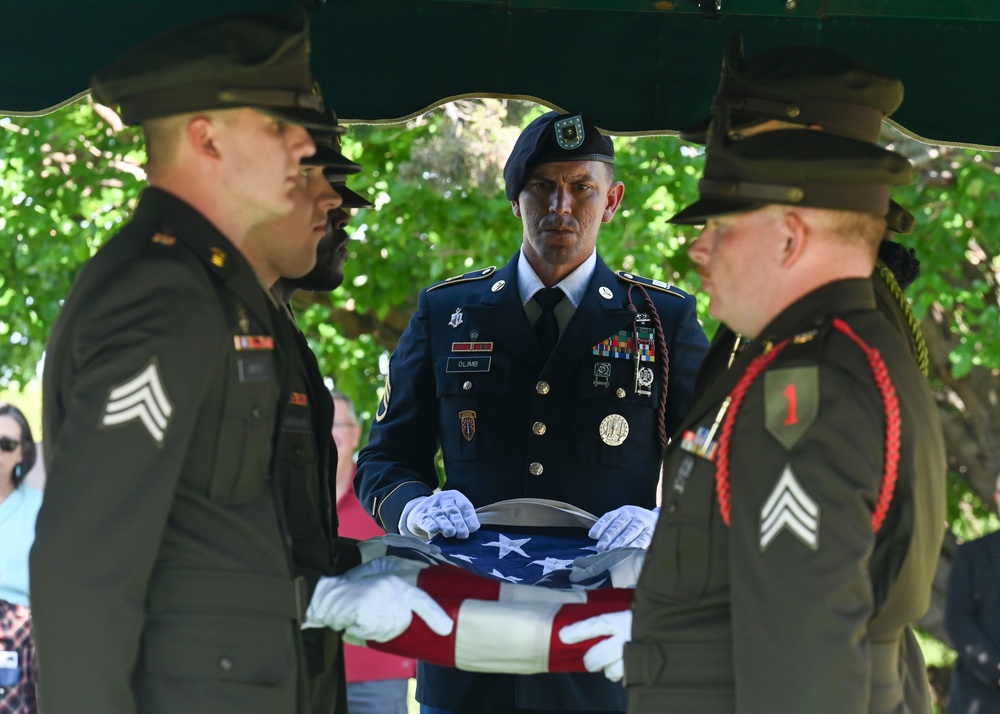 Wichita World War II pilot laid to rest