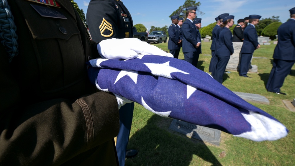 Wichita World War II pilot laid to rest