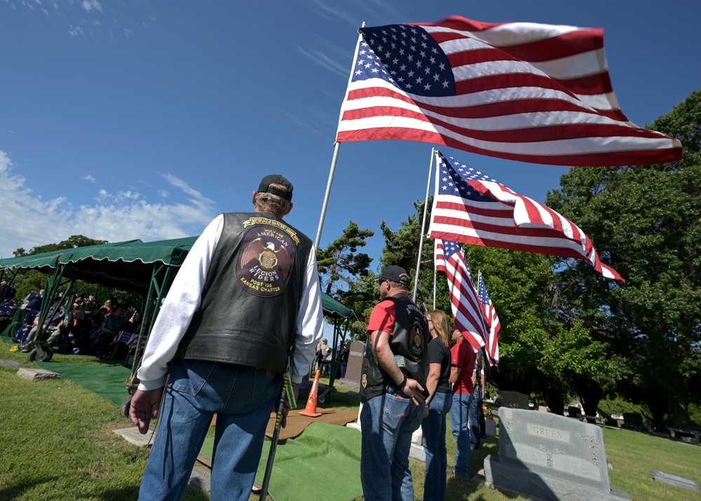 Wichita World War II pilot laid to rest